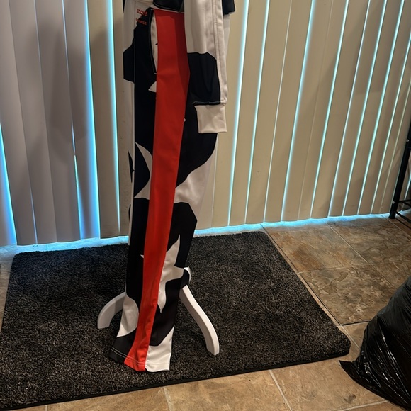 Converse sweatsuit! - Picture 3 of 3